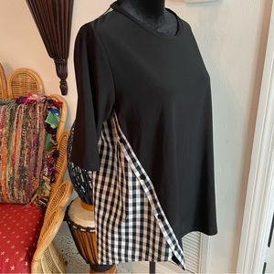 Anthropologie Short Sleeve Black and White Swing Top! Checkered back!
